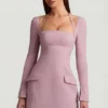 Vestido corto estructurado de corte A con rayas diplomáticas de Ksenia en color malva