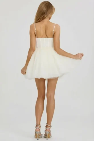 Vestido corto Eugenie con falda de tul y corsé adornado en blanco Vestido corto Eugenie con falda de tul y corsé adornado en blanco