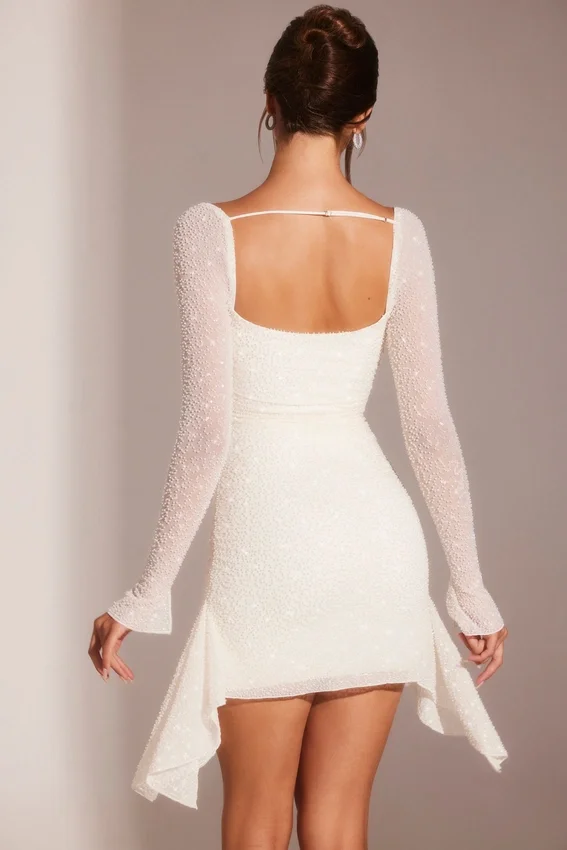 Vestido corto Ferrara de manga larga con cuello vuelto adornado en blanco Vestido corto Ferrara de manga larga con cuello vuelto adornado en blanco