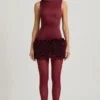 Vestido corto Florrie de satén con apliques florales y espalda abierta en rojo vino Vestido corto Florrie de satén con apliques florales y espalda abierta en rojo vino