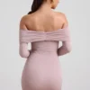 Vestido corto fruncido con hombros descubiertos de mezcla de modal y cachemira de Thais en color topo Vestido corto fruncido con hombros descubiertos de mezcla de modal y cachemira de Thais en color topo