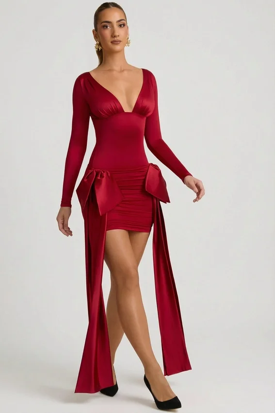 Vestido corto fruncido con lazo Karelyn en rojo intenso Vestido corto fruncido con lazo Karelyn en rojo intenso