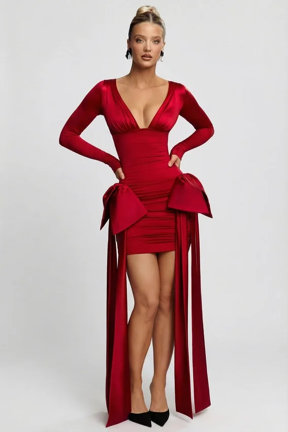 Vestido corto fruncido con lazo Karelyn en rojo intenso Vestido corto fruncido con lazo Karelyn en rojo intenso