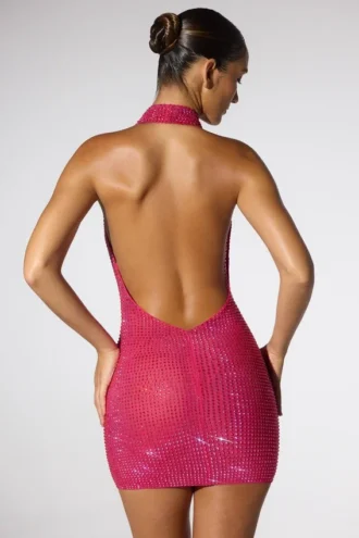 Vestido corto halter con cuello cowl extremo y adornos Raquel en rosa intenso