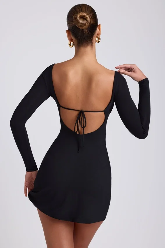 Vestido corto Hope de modal con cuello cuadrado y manga larga en negro Vestido corto Hope de modal con cuello cuadrado y manga larga en negro