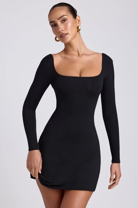Vestido corto Hope de modal con cuello cuadrado y manga larga en negro Vestido corto Hope de modal con cuello cuadrado y manga larga en negro