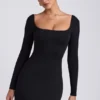 Vestido corto Hope de modal con cuello cuadrado y manga larga en negro Vestido corto Hope de modal con cuello cuadrado y manga larga en negro