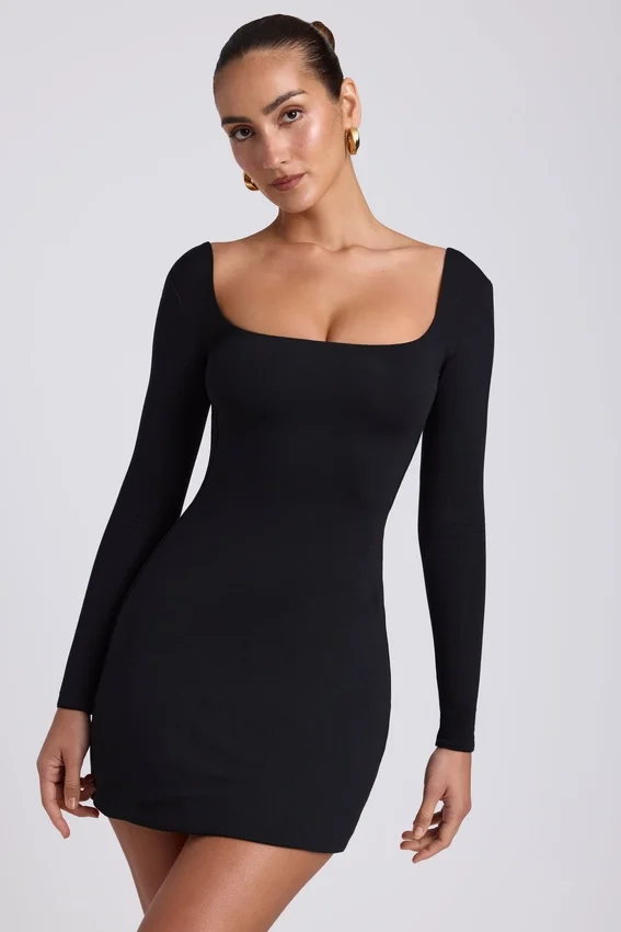 Vestido corto Hope de modal con cuello cuadrado y manga larga en negro Vestido corto Hope de modal con cuello cuadrado y manga larga en negro