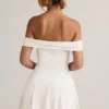Vestido corto Jaida de modal con hombros descubiertos y corte en A en blanco Vestido corto Jaida de modal con hombros descubiertos y corte en A en blanco