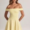 Vestido corto Jaida de modal con hombros descubiertos y corte en A en color sorbete de limón Vestido corto Jaida de modal con hombros descubiertos y corte en A en color sorbete de limón