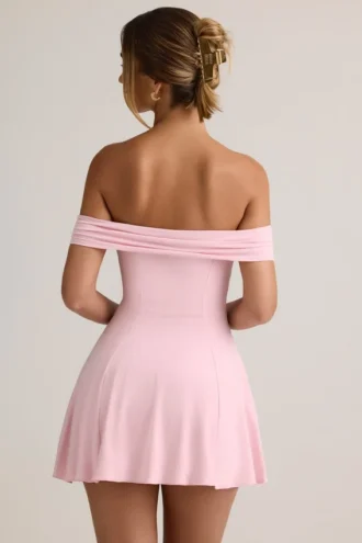Vestido corto Jaida de modal con hombros descubiertos y corte en A en rosa bebé