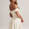Vestido corto Jaida Modal con hombros descubiertos y corte en A con estampado floral Vestido corto Jaida Modal con hombros descubiertos y corte en A con estampado floral