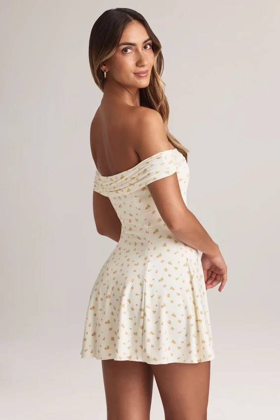 Vestido corto Jaida Modal con hombros descubiertos y corte en A con estampado floral Vestido corto Jaida Modal con hombros descubiertos y corte en A con estampado floral