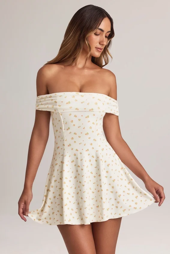 Vestido corto Jaida Modal con hombros descubiertos y corte en A con estampado floral Vestido corto Jaida Modal con hombros descubiertos y corte en A con estampado floral