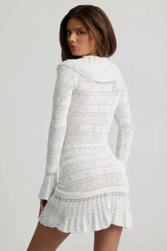 Vestido corto Jolessa de punto pointelle con volantes en blanco