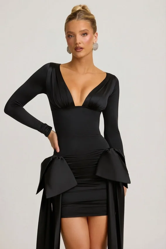 Vestido corto Karelyn con detalle de lazo y fruncido en negro Vestido corto Karelyn con detalle de lazo y fruncido en negro