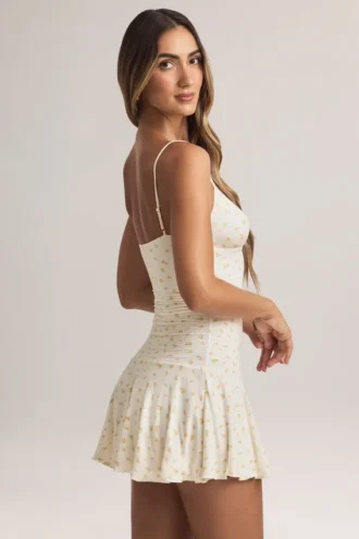 Vestido corto Kelbie de modal con fruncidos y corte en A con estampado floral