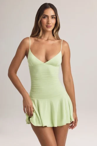 Vestido corto Kelbie de modal con fruncidos y corte en A en verde salvia