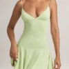 Vestido corto Kelbie de modal con fruncidos y corte en A en verde salvia