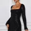Vestido corto Kiyara con adornos y corte en A en negro
