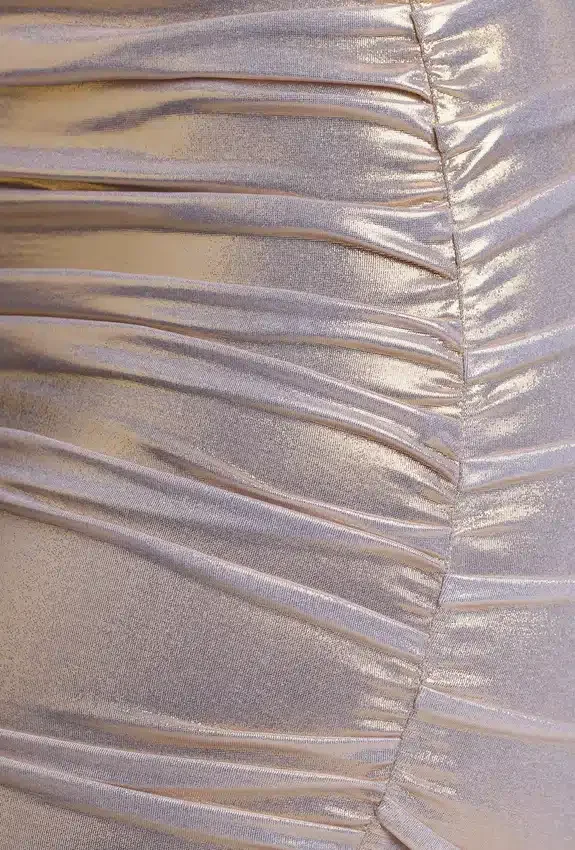 Vestido corto Layla de jersey metalizado de manga larga en dorado claro Vestido corto Layla de jersey metalizado de manga larga en dorado claro