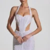 Vestido corto Lucia con escote halter y aberturas decoradas en blanco Vestido corto Lucia con escote halter y aberturas decoradas en blanco