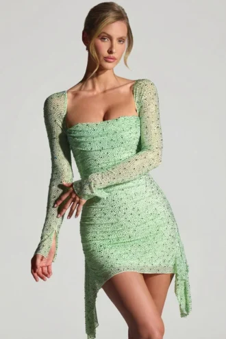 Vestido corto Marilla con cuello drapeado y adornos en color pistacho