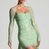 Vestido corto Marilla con cuello drapeado y adornos en color pistacho
