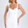 Vestido corto micro Amaria con escote corazón en blanco