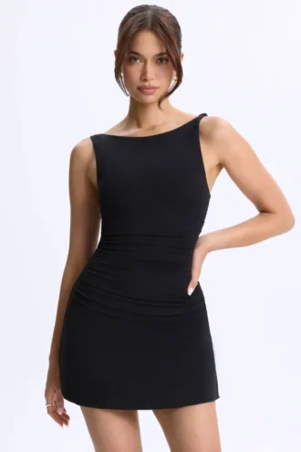 Vestido corto micro con fruncidos y corte en A de modal Ione en negro