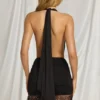 Vestido corto Nerelle con cuello halter en negro