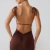 Vestido corto Orli de jersey elástico con espalda abierta en color espresso