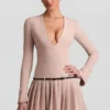 Vestido corto plisado de manga larga Fiorella en color champiñón