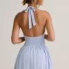 Vestido corto Reanna Modal sin espalda y con cuello halter en azul claro