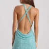 Vestido corto sin espalda con cuello vuelto y adornos Sylune en azul aguamarina