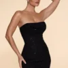 Vestido corto sin tirantes con cuello vuelto y adornos Basel en negro