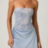 Vestido corto sin tirantes con drapeado y adornos Eden en azul cielo
