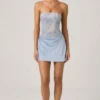 Vestido corto sin tirantes con drapeado y adornos Eden en azul cielo