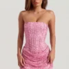 Vestido corto sin tirantes con drapeado y adornos Ziya en rosa