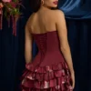 Vestido corto sin tirantes con volantes y corsé en capas «Juliet» con estampado floral granate
