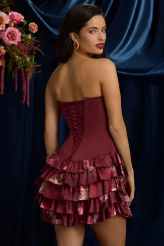 Vestido corto sin tirantes con volantes y corsé en capas «Juliet» con estampado floral granate