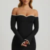 Vestido corto Stasia de modal con hombros descubiertos y corte en A en negro