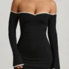 Vestido corto Stasia de modal con hombros descubiertos y corte en A en negro