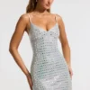 Vestido corto Svana con cuello en V y corte en A adornado en color plateado