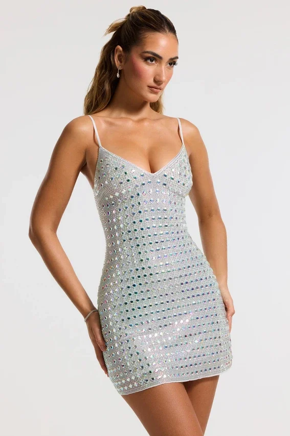 Vestido corto Svana con cuello en V y corte en A adornado en color plateado