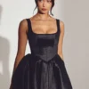 Vestido corto tipo corsé de tafetán tejido Sueno en negro azabache