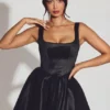 Vestido corto tipo corsé de tafetán tejido Sueno en negro azabache