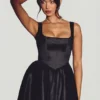 Vestido corto tipo corsé de tafetán tejido Sueno en negro azabache