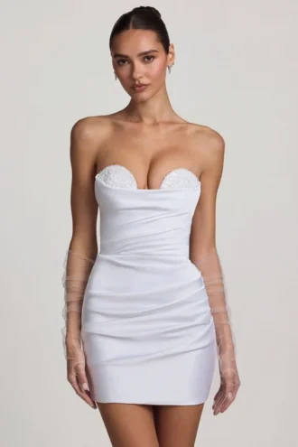 Vestido corto Tirza con fruncidos y corsé en blanco