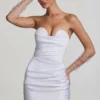 Vestido corto Tirza con fruncidos y corsé en blanco